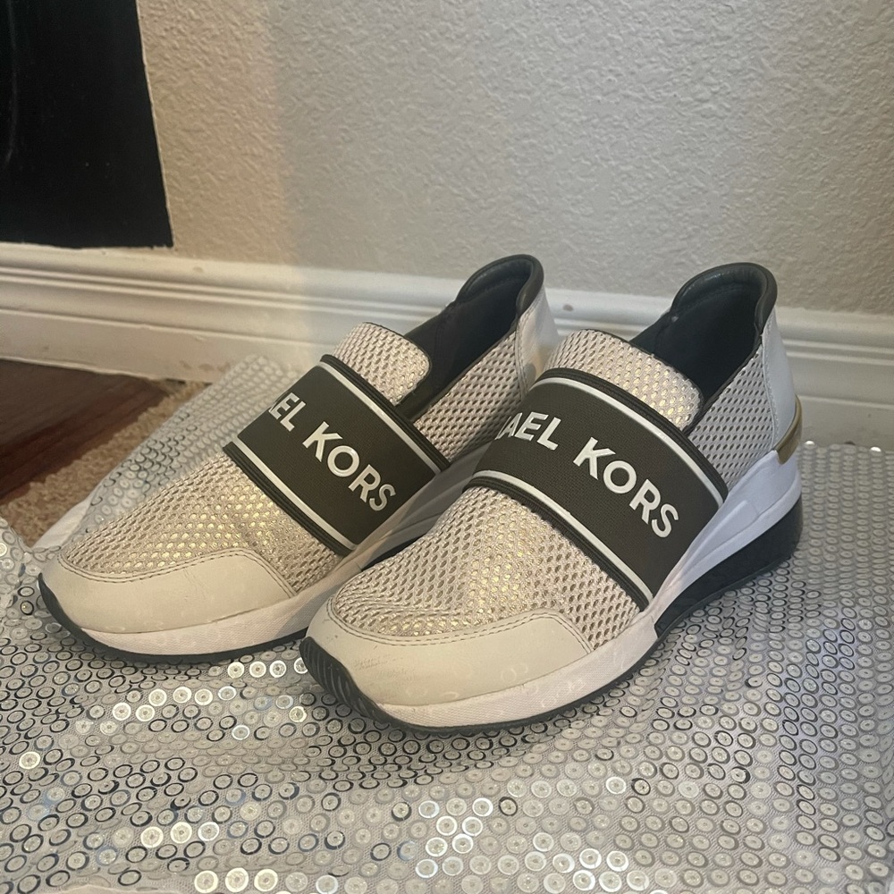 ✨MICHAEL KORS PLATFORM SNEAKERS✨